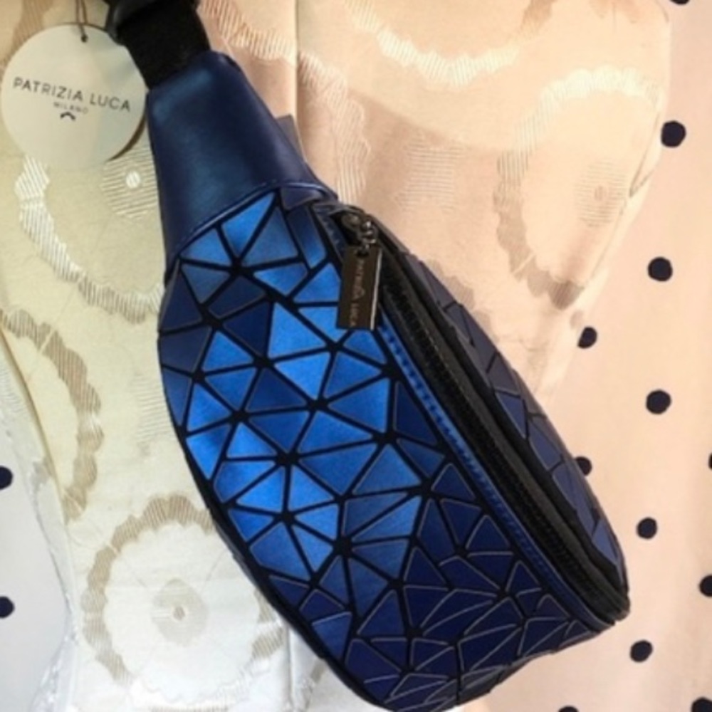 Patrizia Luca Matte Silver Geometric Fanny Bag